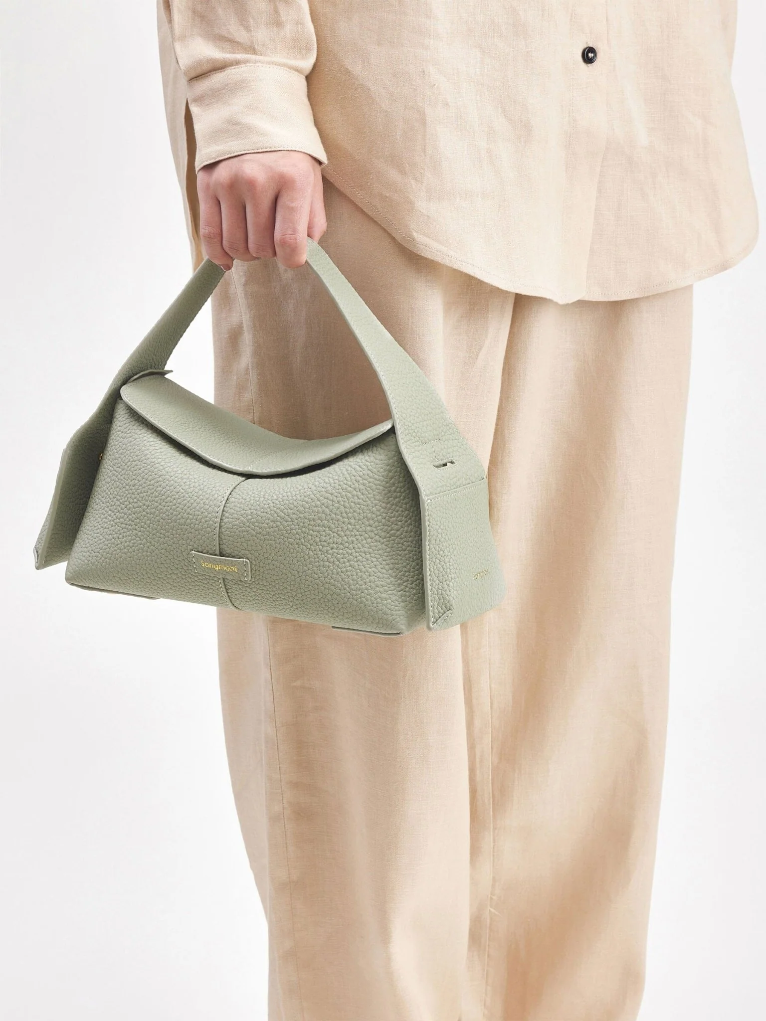1066-small-drippy-roof-bag-3.webp Small Drippy Roof Bag