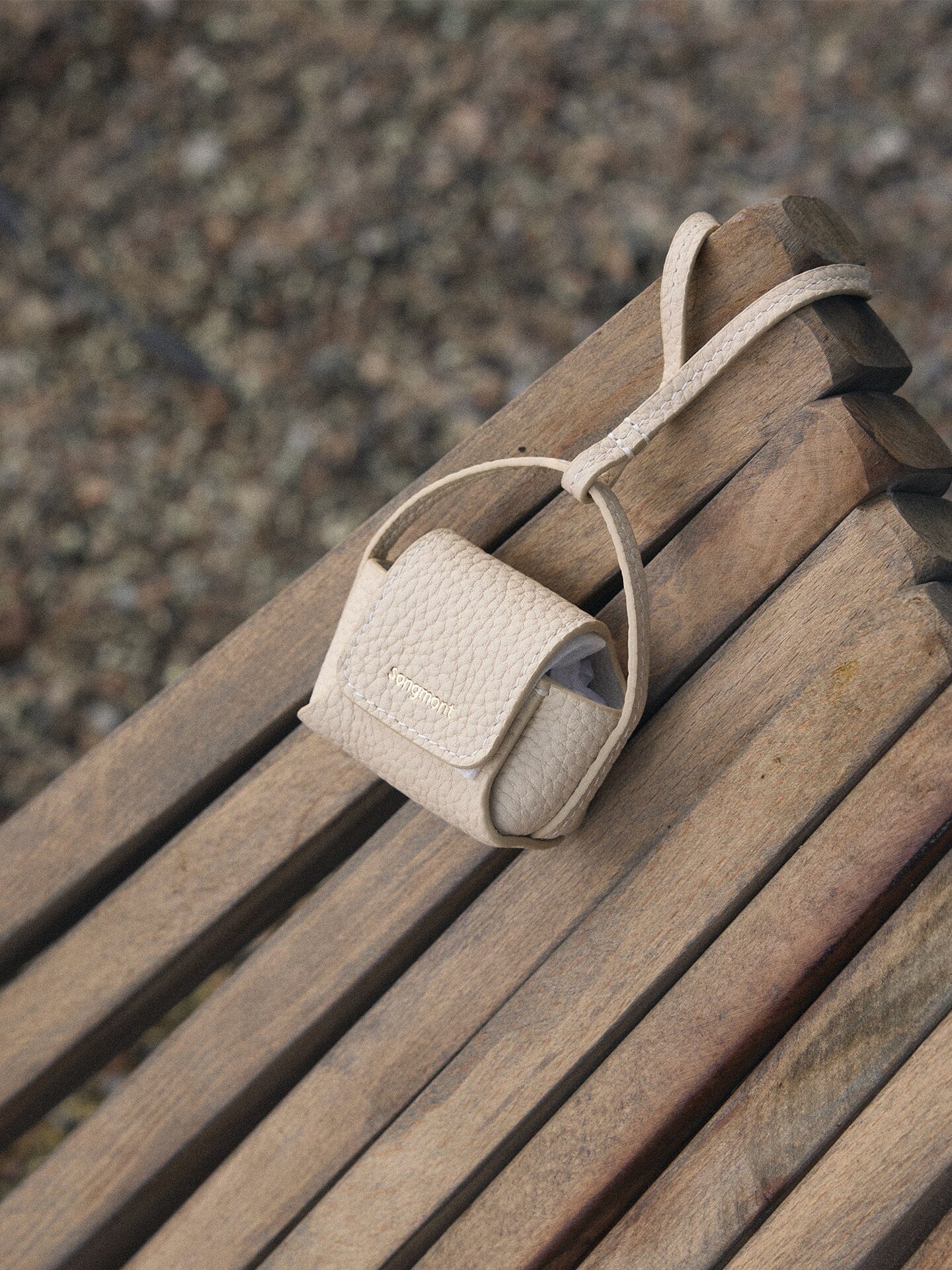 1198-songmont-airpods-case-2.jpg Songmont AirPods Case