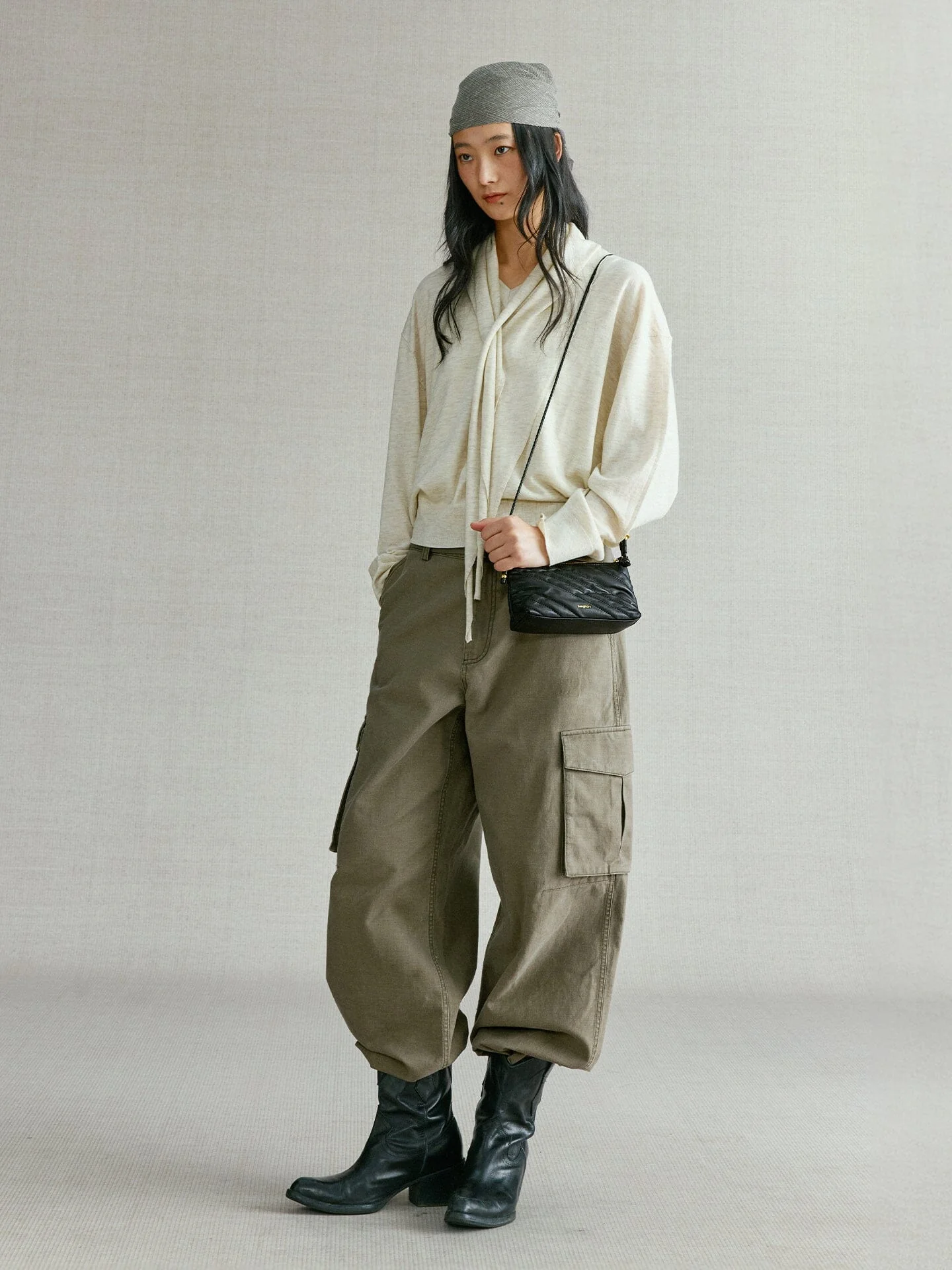 155-winding-underarm-bag-3.webp Winding Underarm Bag