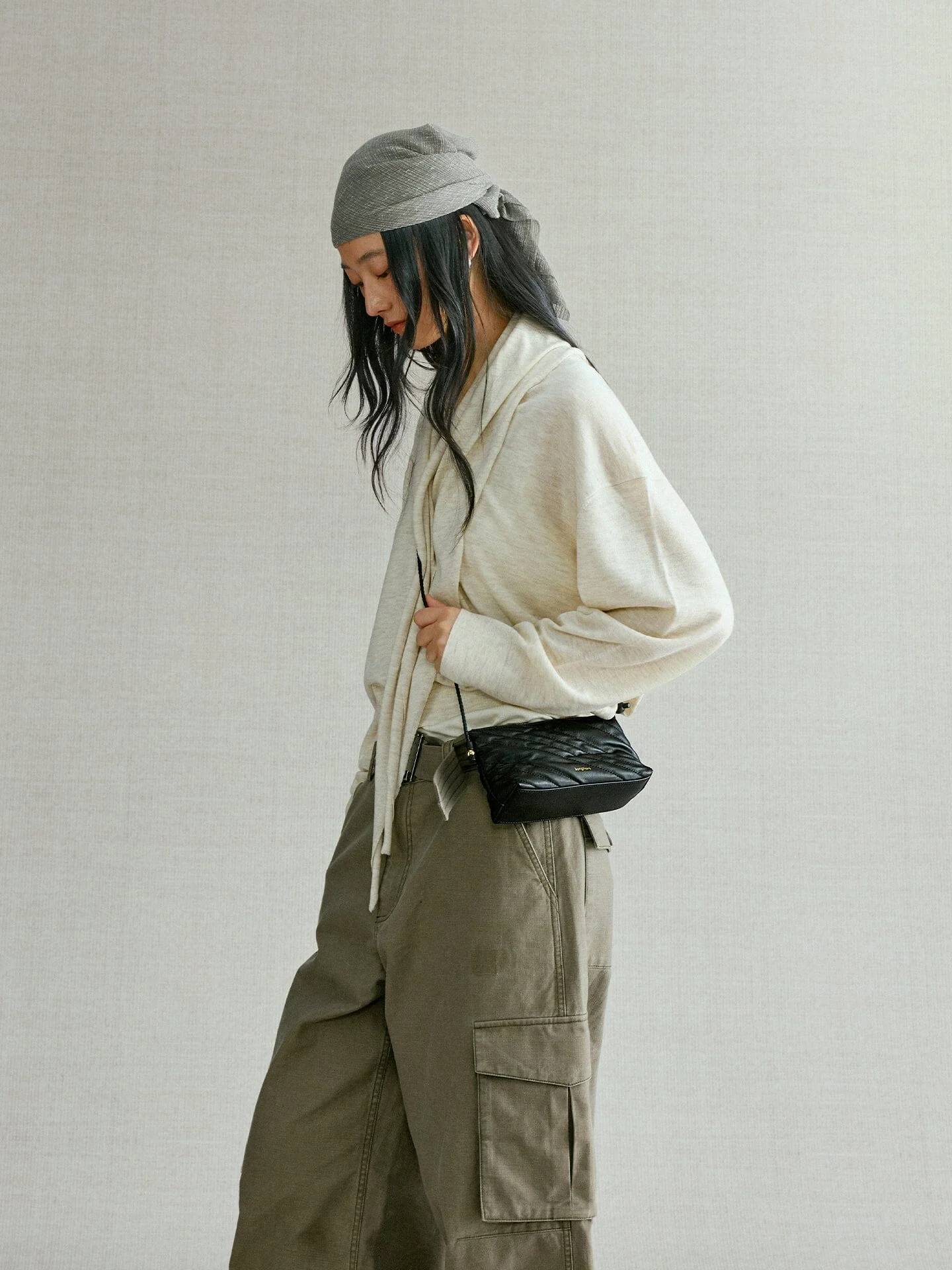 155-winding-underarm-bag-4.webp Winding Underarm Bag