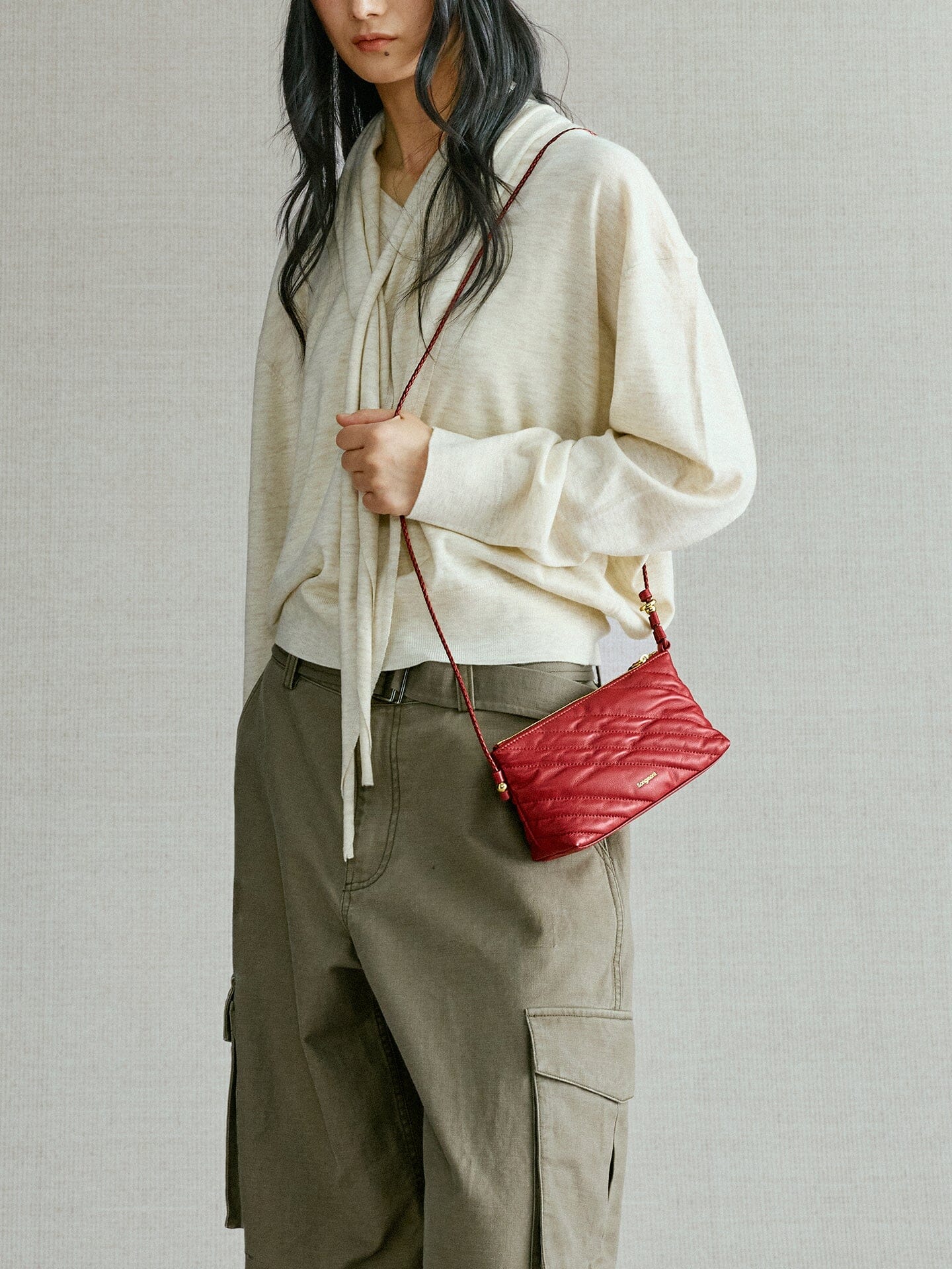 Winding Underarm Bag