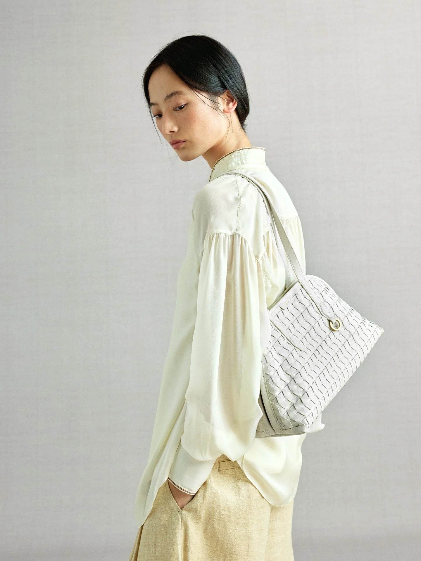 165-lattice-shellseeker-bag-2.webp Lattice Shellseeker Bag