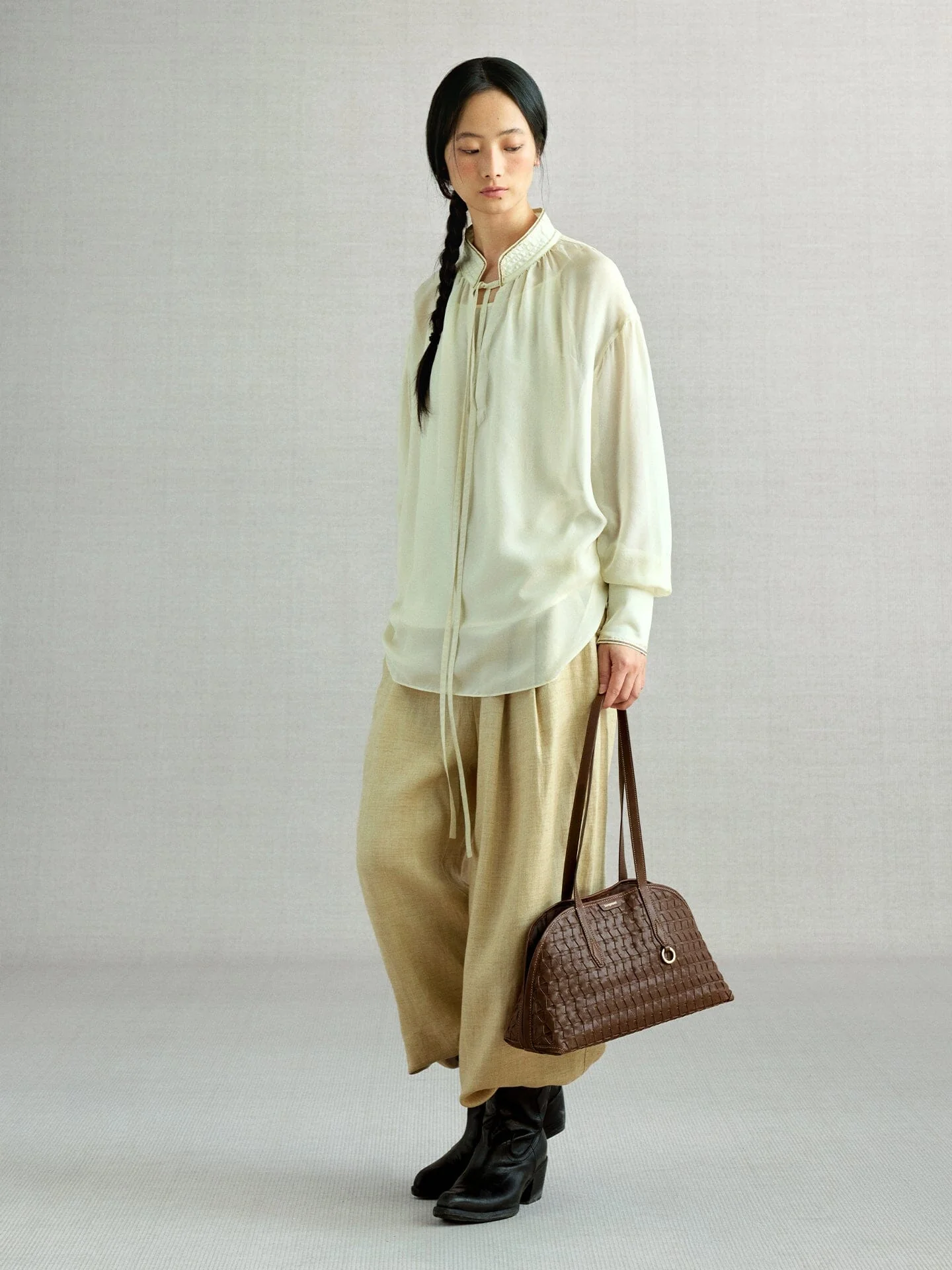 169-lattice-shellseeker-bag-2.webp Lattice Shellseeker Bag