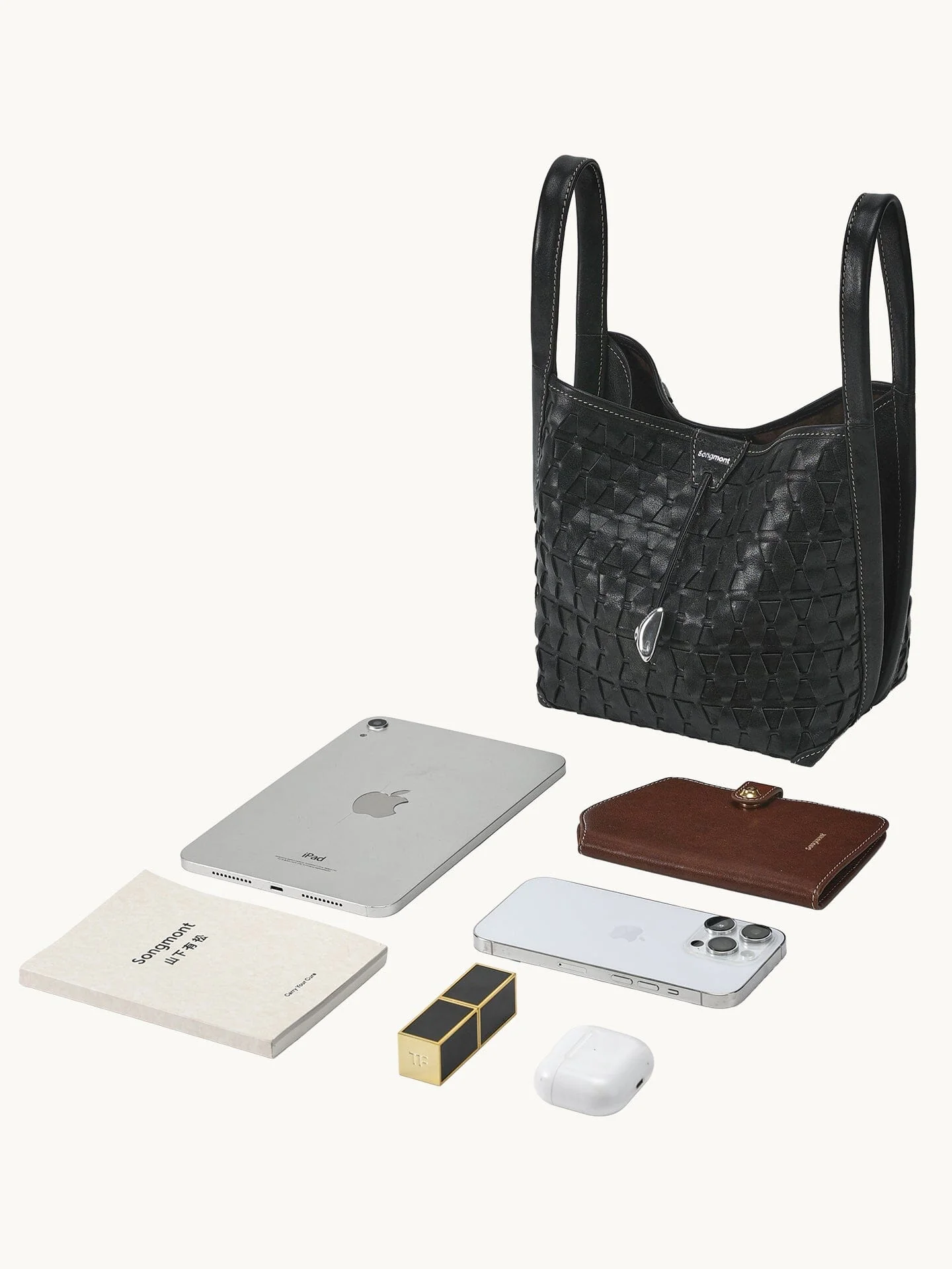 177-lattice-bucket-bag-12.webp Lattice Bucket Bag