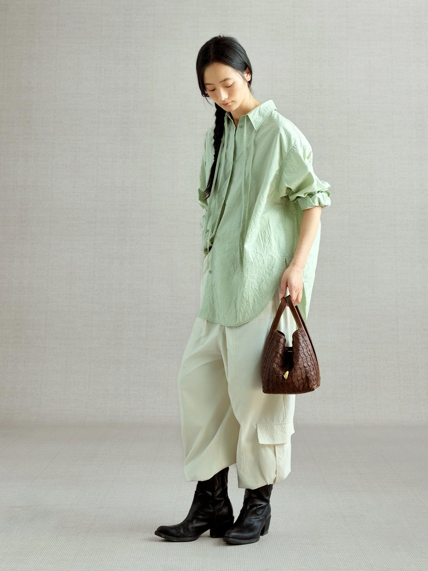 181-lattice-bucket-bag-3.webp Lattice Bucket Bag