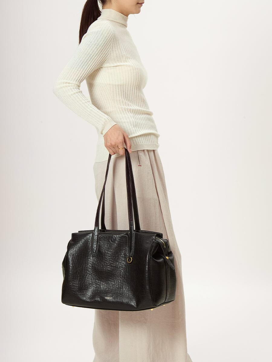 284-medium-yore-duffle-bag-vegan-leather-3.jpg Medium Yore Duffle Bag - vegan leather