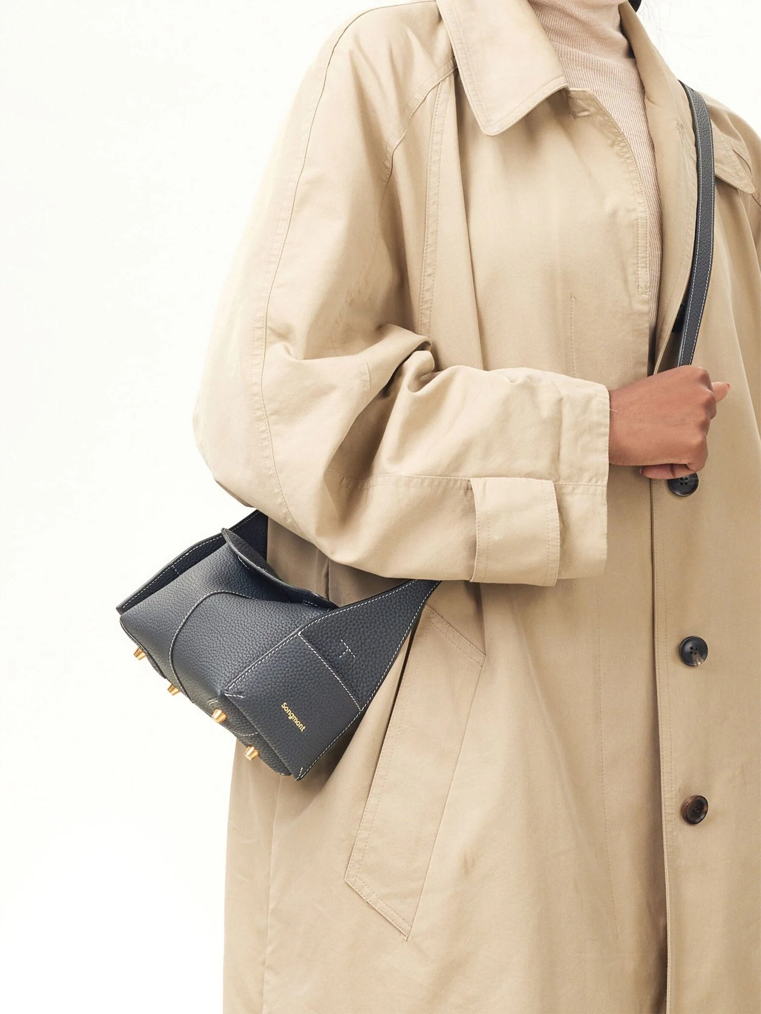 594-mini-drippy-roof-bag-3.webp Mini Drippy Roof Bag